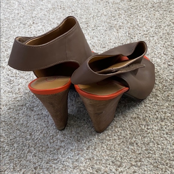 Brown Peep Toe Heels - Picture 4 of 4